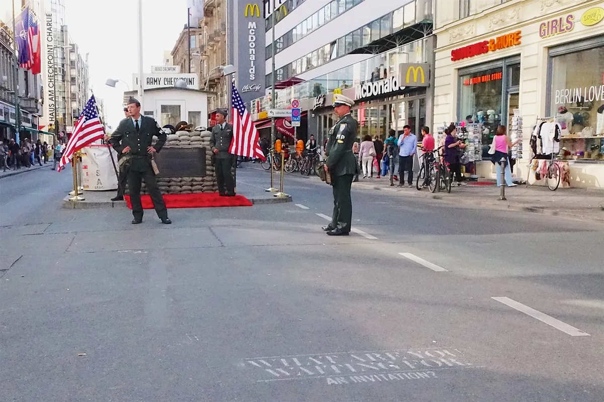 Discover Amsterdam Local Art Spots in 2025