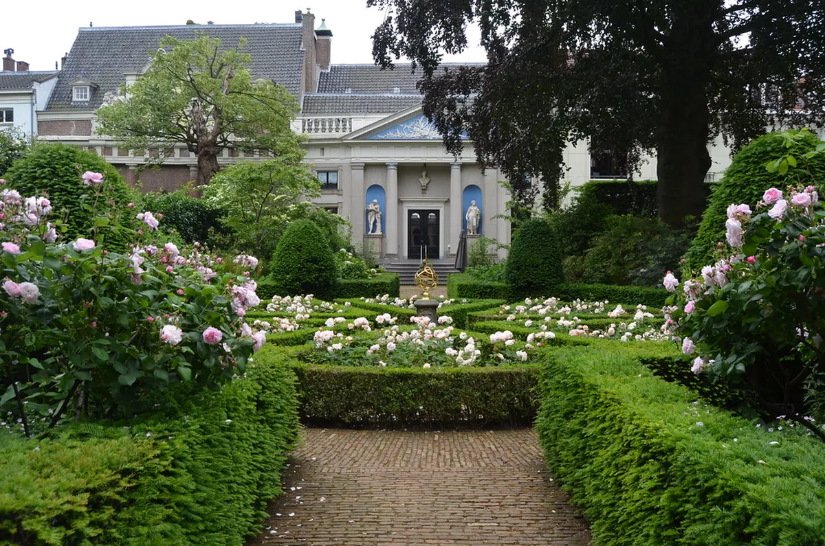 Amsterdam's Secret Gardens Guide 2025: Hidden Oases