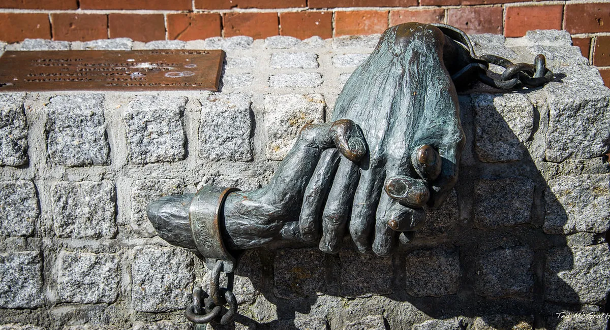 Discover Angers' Unknown Historical Sites in 2025