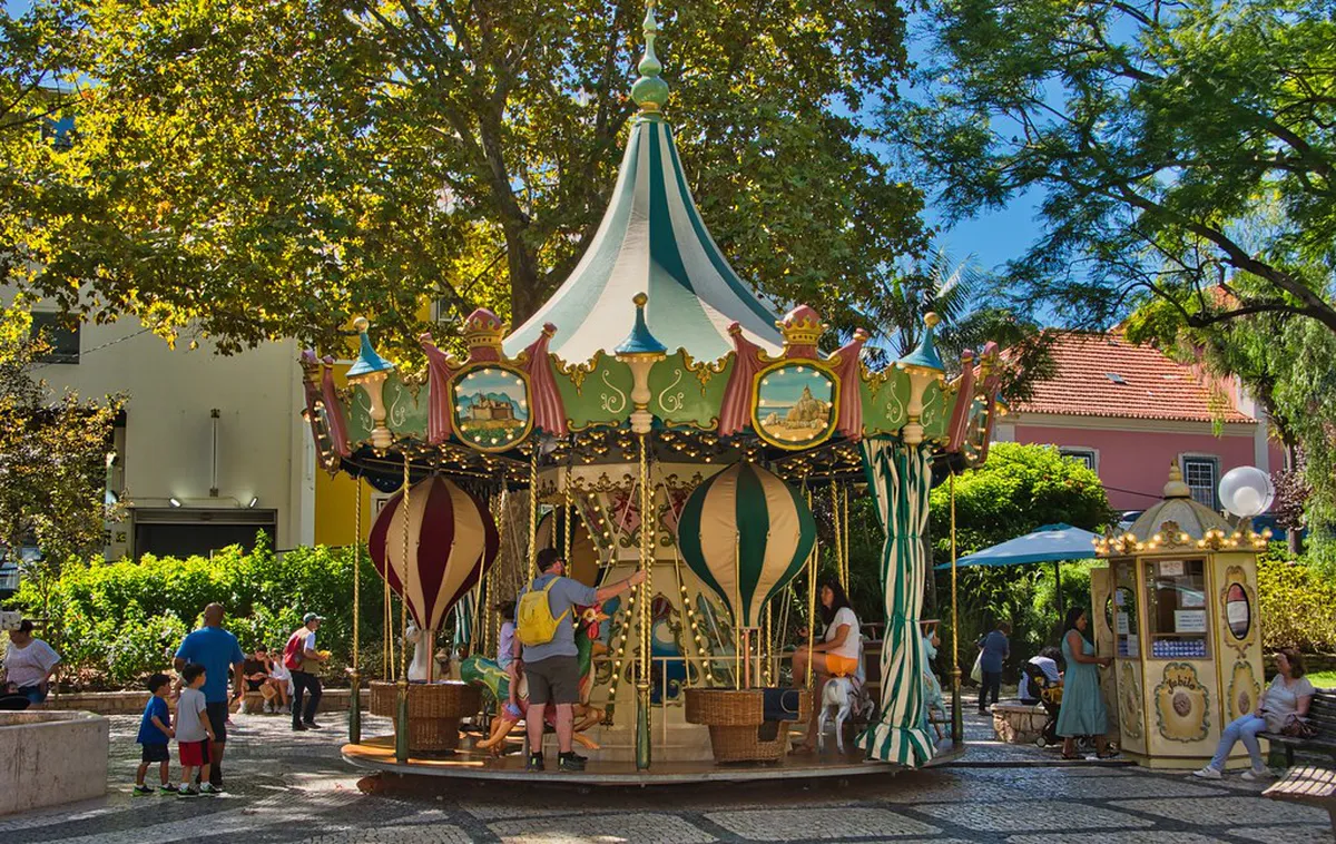 Authentic Cascais Restaurants: Your 2025 Dining Guide