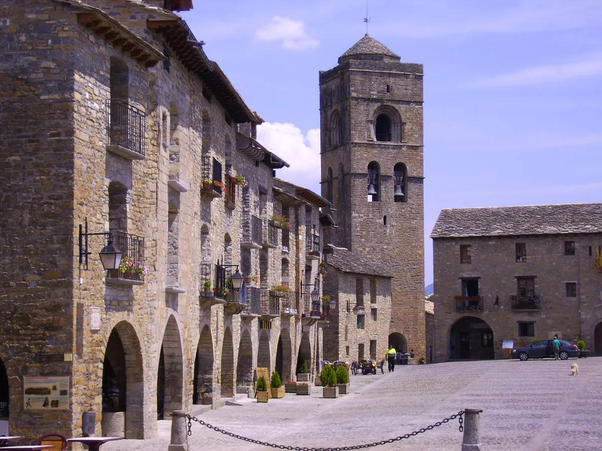 Aínsa Less Crowded Attractions: Your 2025 Guide