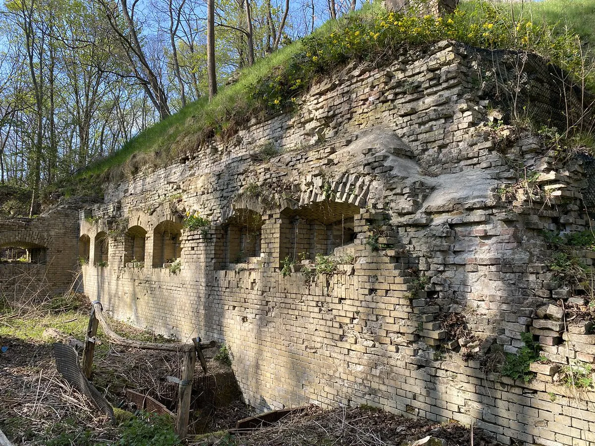 Explore Berlin Underground Tours in 2025: Deep Dives