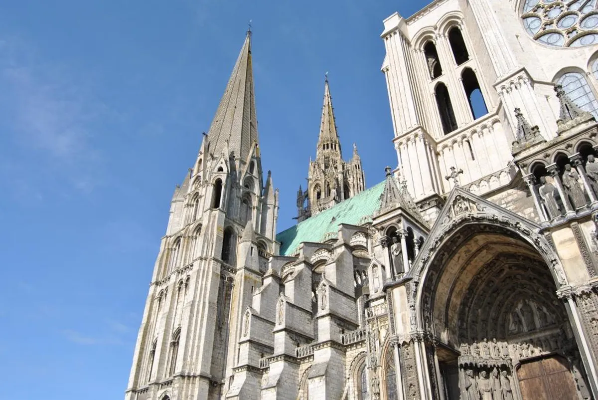 Best Chartres Viewpoints for Stunning City Views in 2025