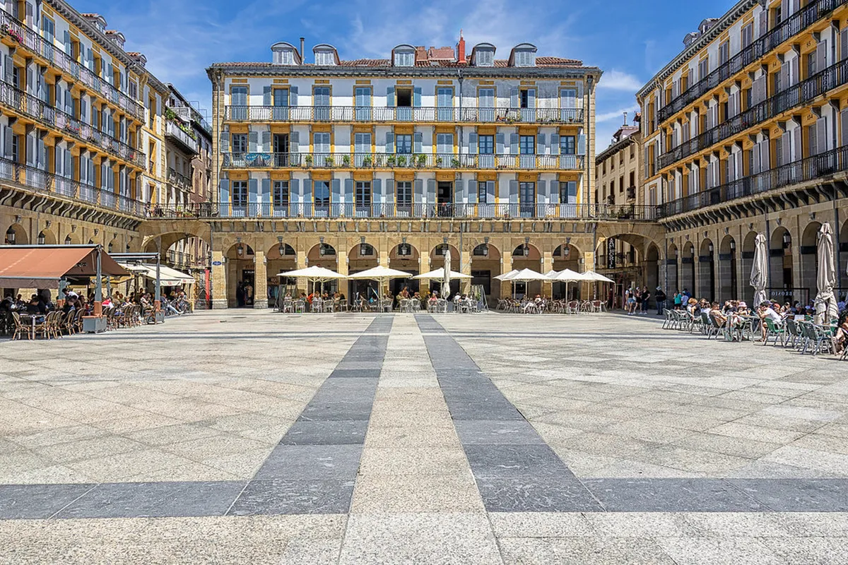 San Sebastián's Best Local Pintxos: A 2025 Food Guide