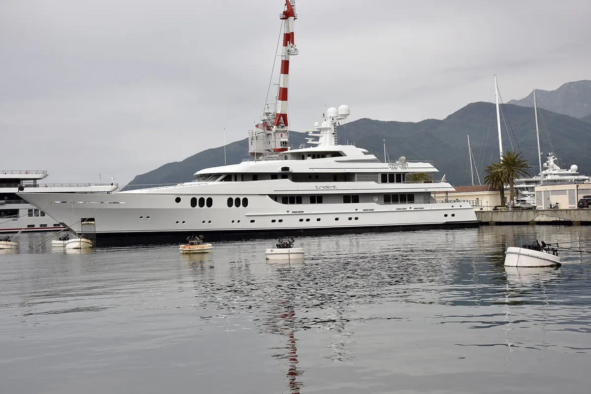 Best Tivat Local Taverns: A 2025 Foodie Guide