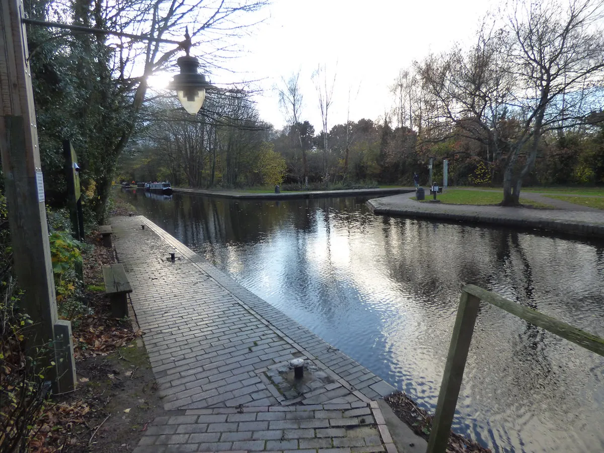 Birmingham's Hidden Canal Walks: Discover Unique Paths in 2025