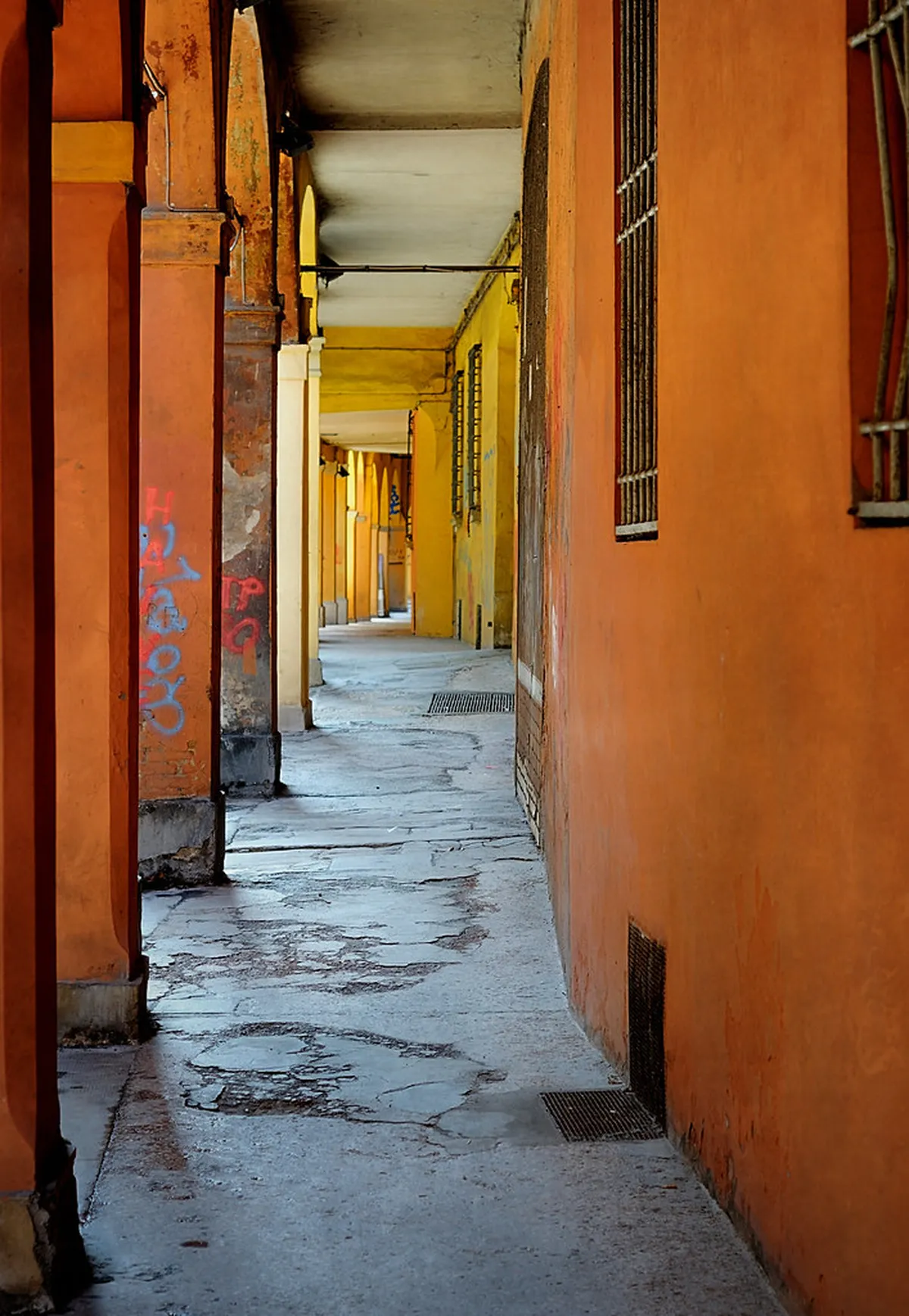 Bologna Forgotten Alleys Walk: Your 2025 Hidden Guide