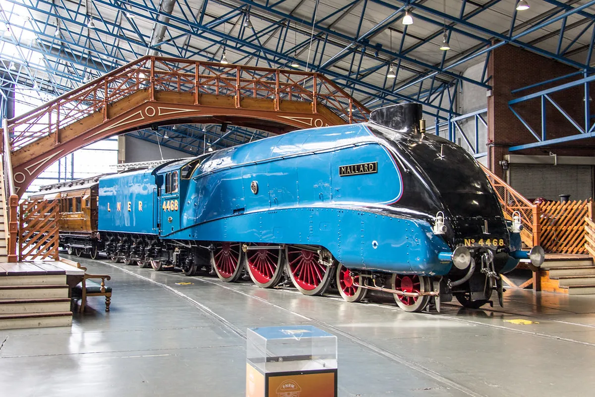 Book Stirling Local Experiences: Your 2025 Travel Guide