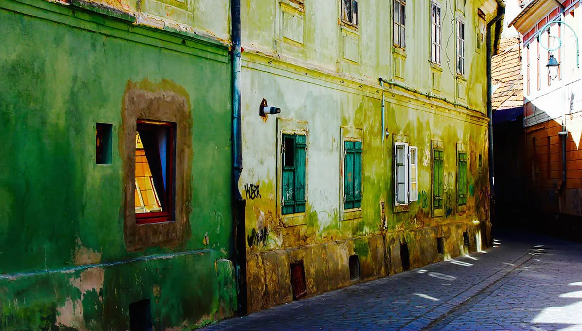 Braşov's Best Street Art: A Guide for 2025 Explorers