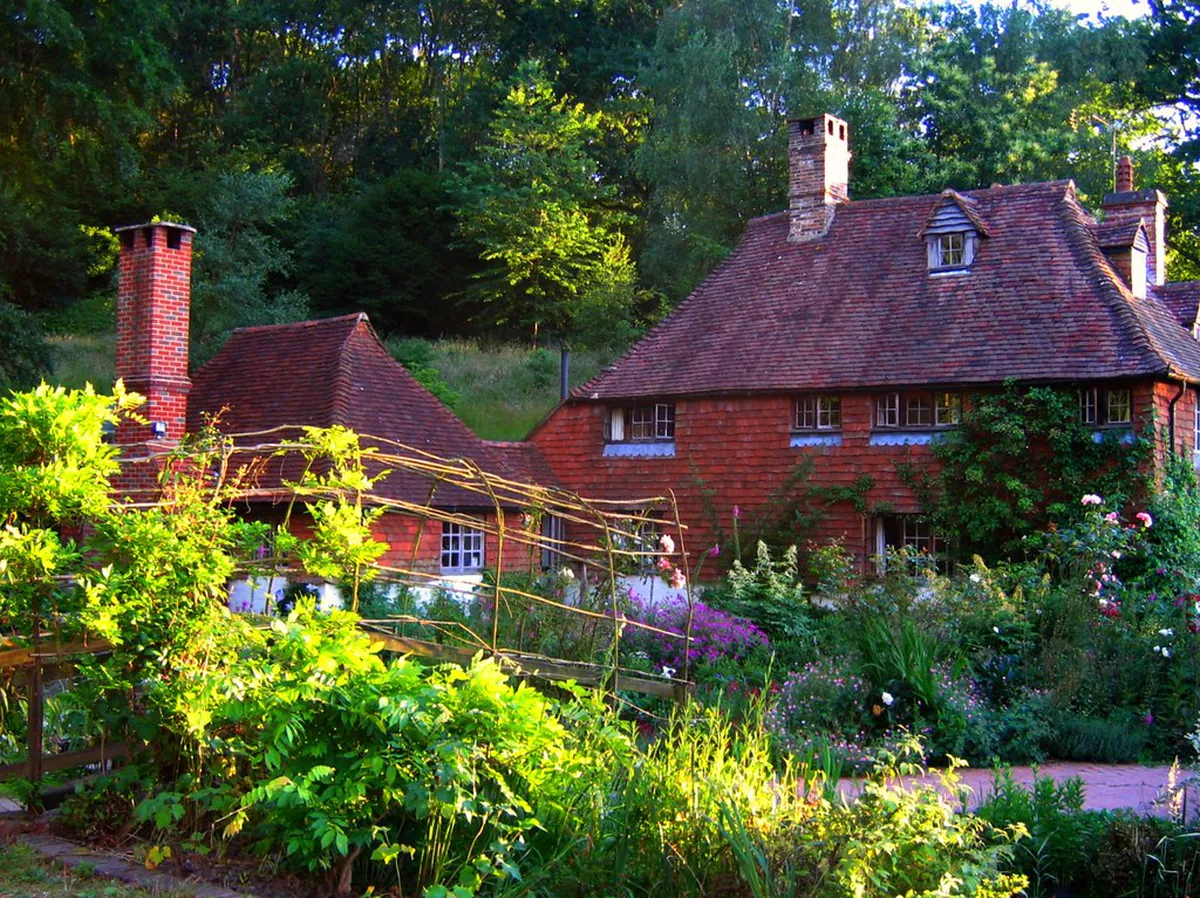 Uncovering Brighton's Hidden Garden Tours 2025