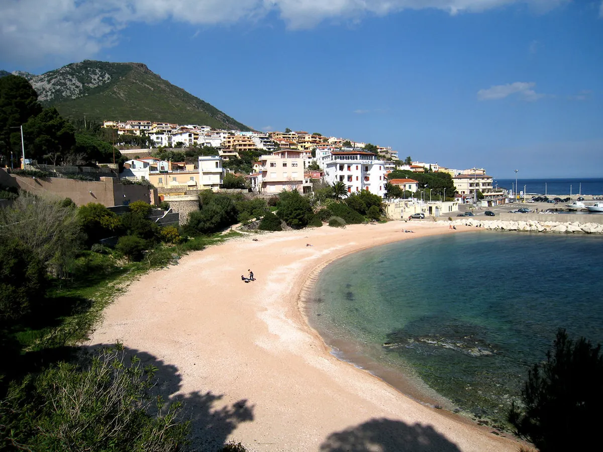 Cala Gonone Secluded Coves Map: Find Your Secret Beach in 2025