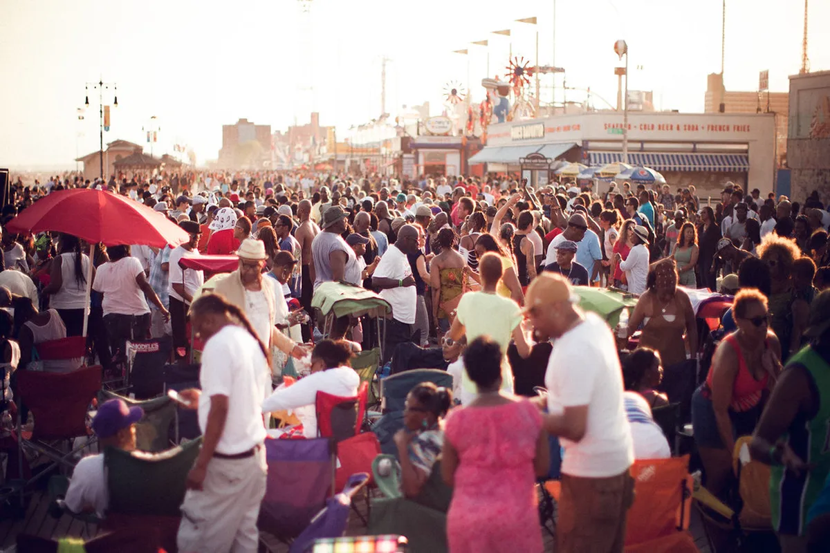 Escape Crowds in Skiathos Town: Your 2025 Guide