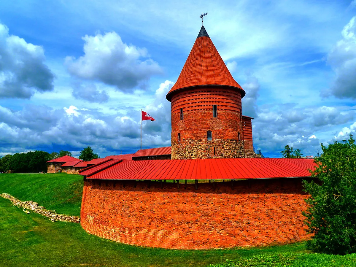 Explore Kaunas' Charming Streets: Your 2025 Guide