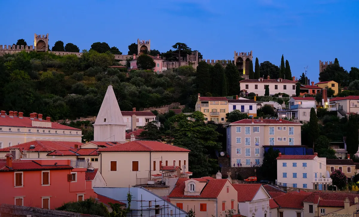 Explore Piran Local Markets: A 2025 Shopper's Guide