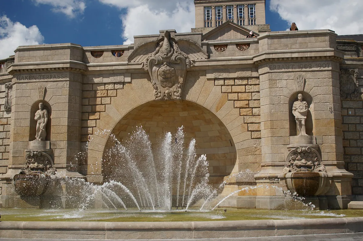 Explore Szczecin's Unusual Art: A Unique Guide for 2025