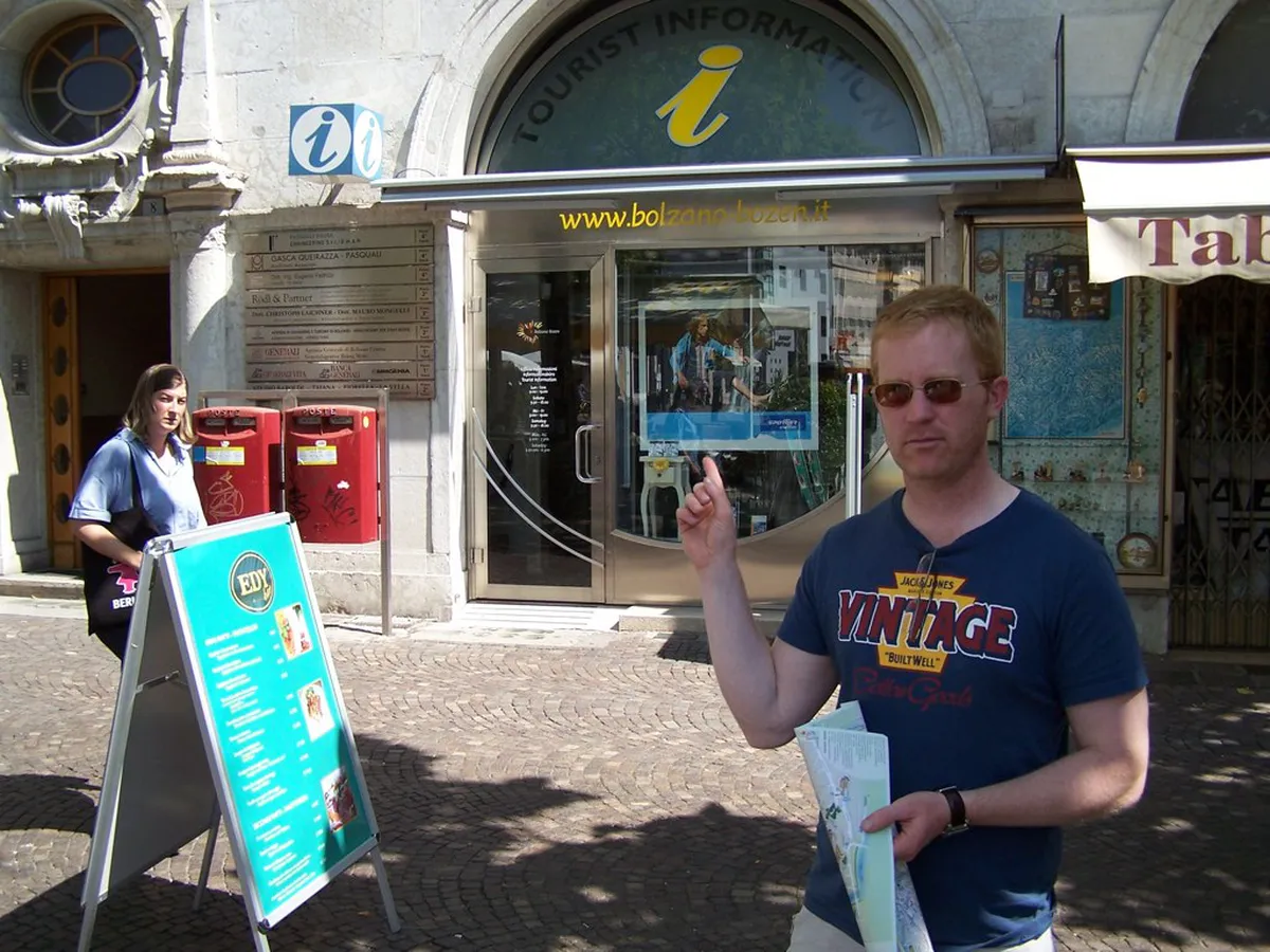 Finding Bolzano Street Art: A 2025 Urban Guide