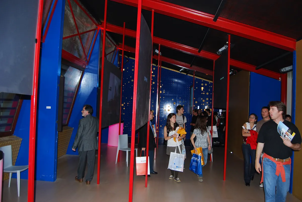 Fira: Avoid Tourist Crowds in 2025 (Expert Tips)