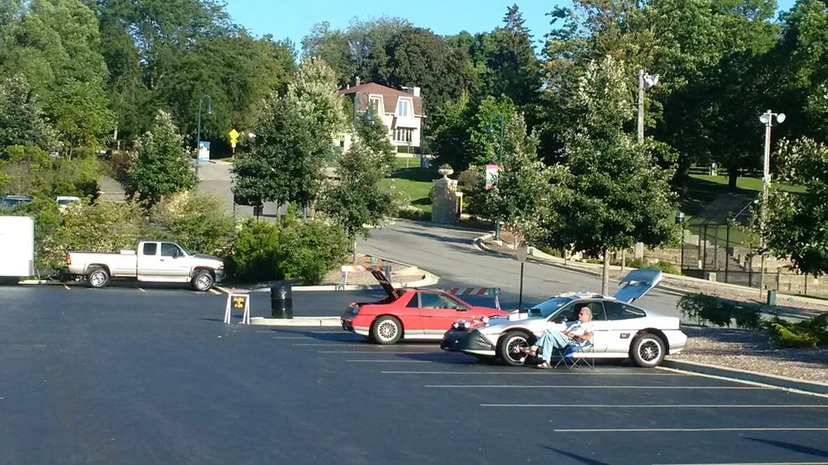 Geneva Street Art Walking: Explore Urban Murals in 2025