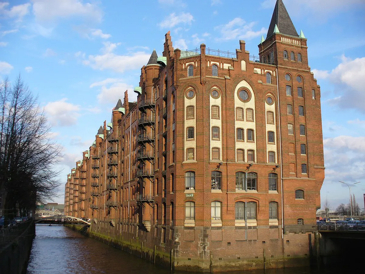 Explore Hamburg's Offbeat Neighborhoods in 2025