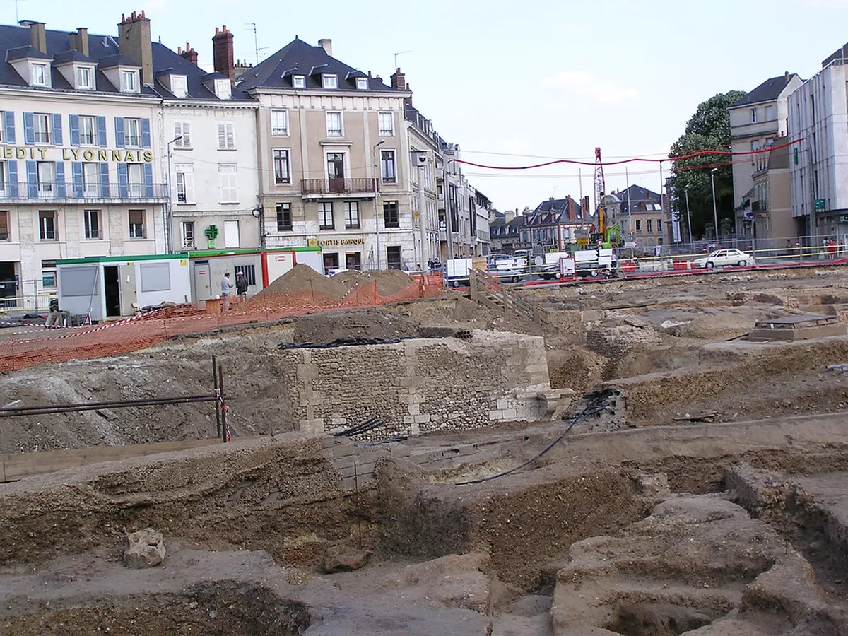 Uncover Hidden Chartres History: A 2025 Travel Guide