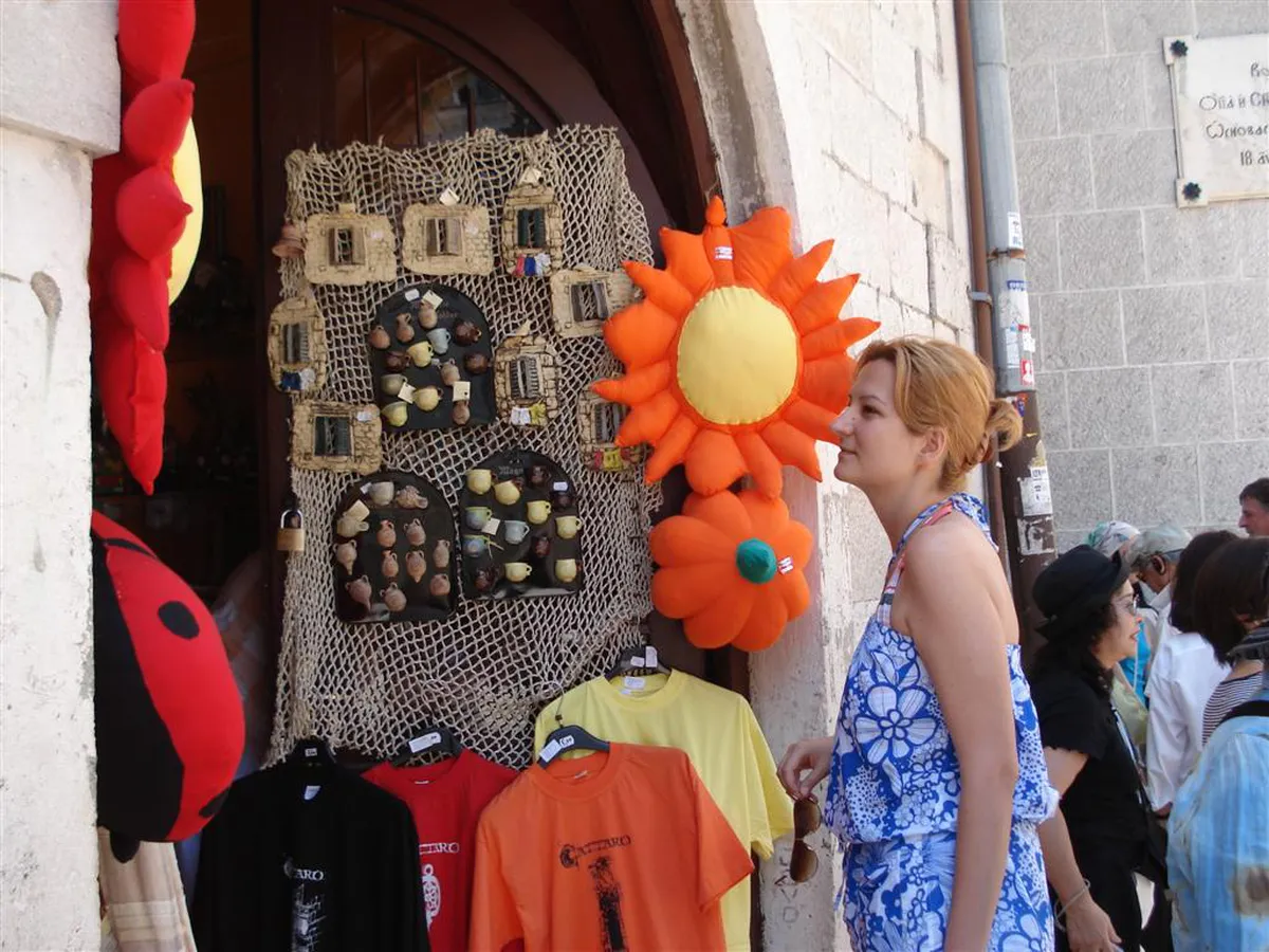 Kotor Local Artisan Markets: A 2025 Shopping Guide