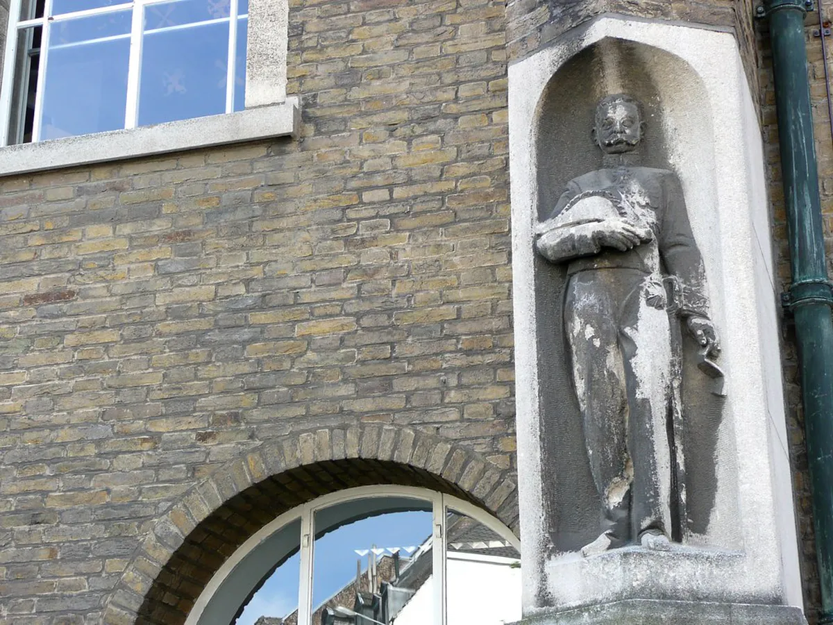 Discover Maastricht's Offbeat Walking Routes 2025