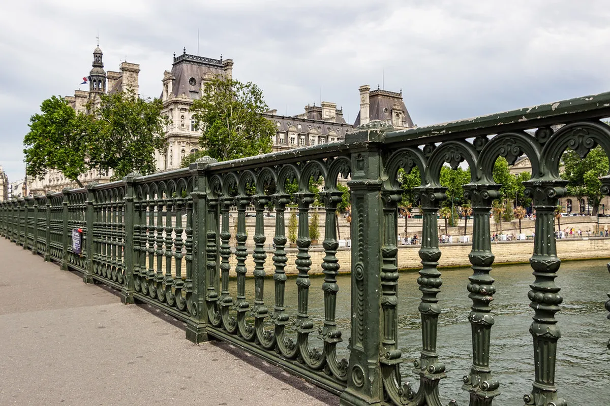 Your Essential Moscow Street Art Guide 2025