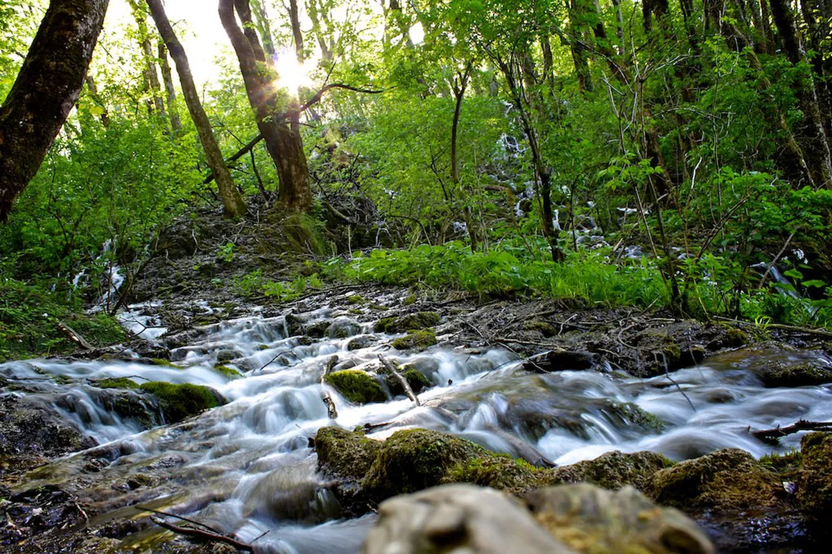 Mostar Quiet Walking Paths: Discover Serene City Strolls