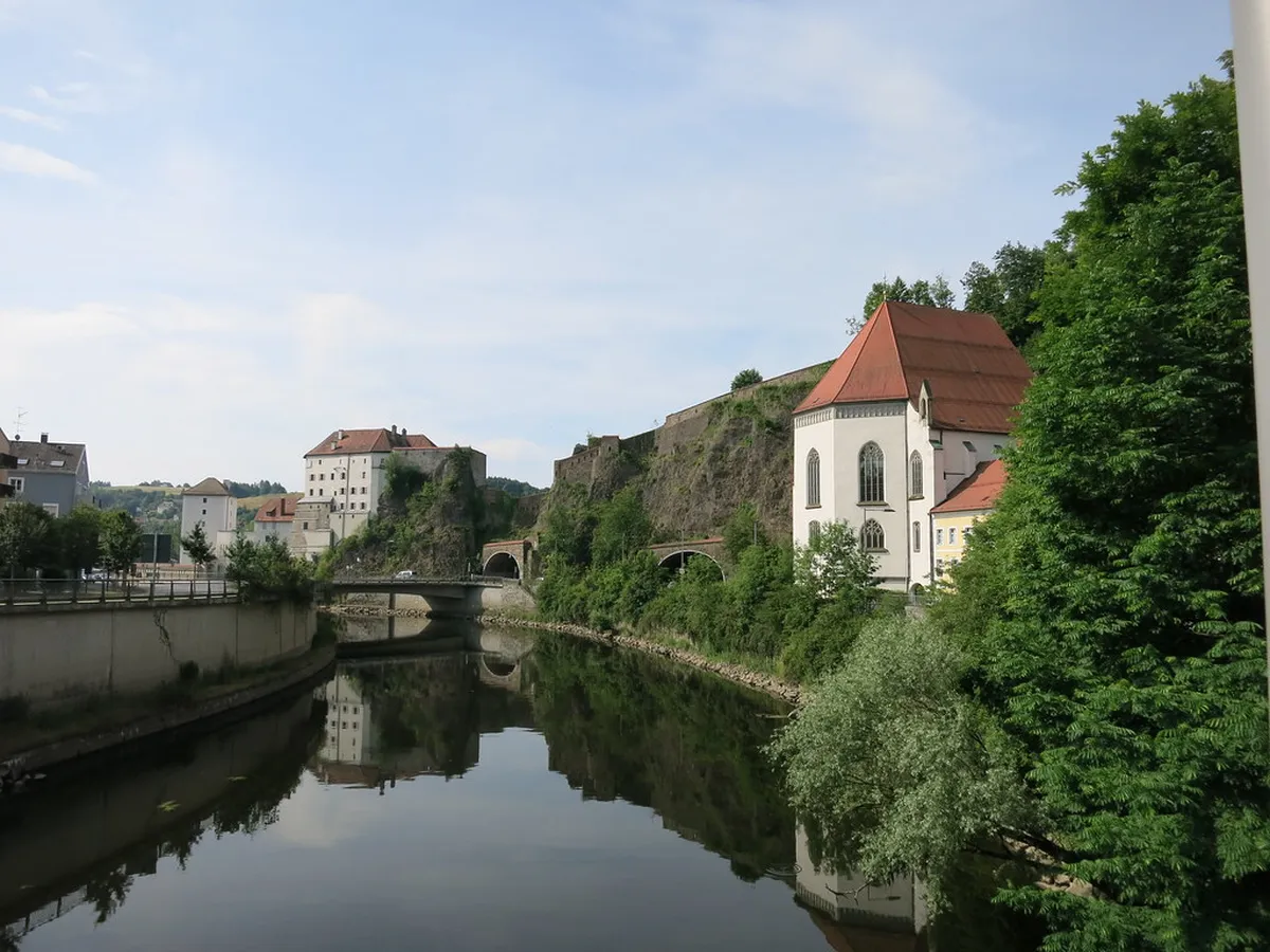Discover Passau's Quiet Coffee Shops for a Peaceful Break