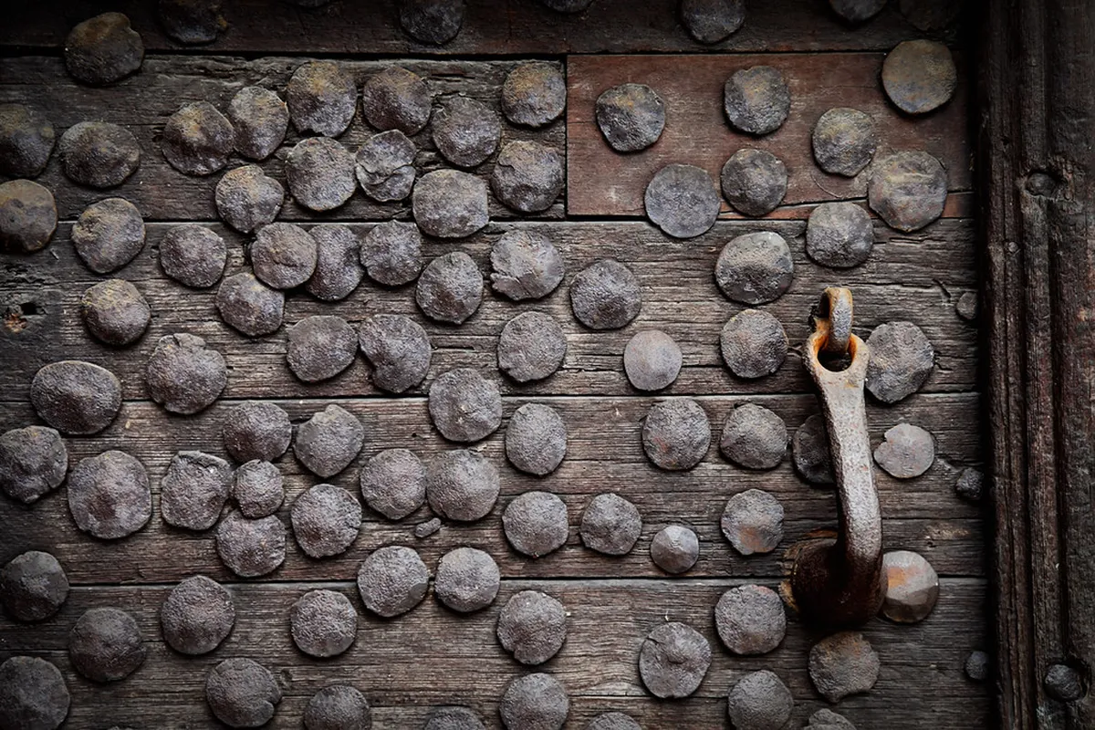 Plovdiv Creative Alleyways Guide: Art, Shops & Hidden Gems 2025