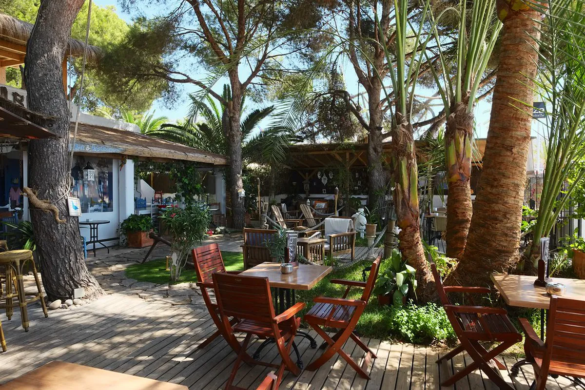Discover Quiet Bars in Ibiza Town for Relaxed Evenings