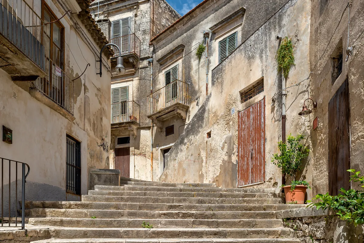 Quiet Modica Scenic Viewpoints for Peaceful Panoramas