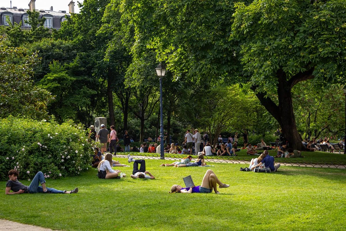 Discover Zürich's Quiet Parks: Peaceful Escapes in 2025