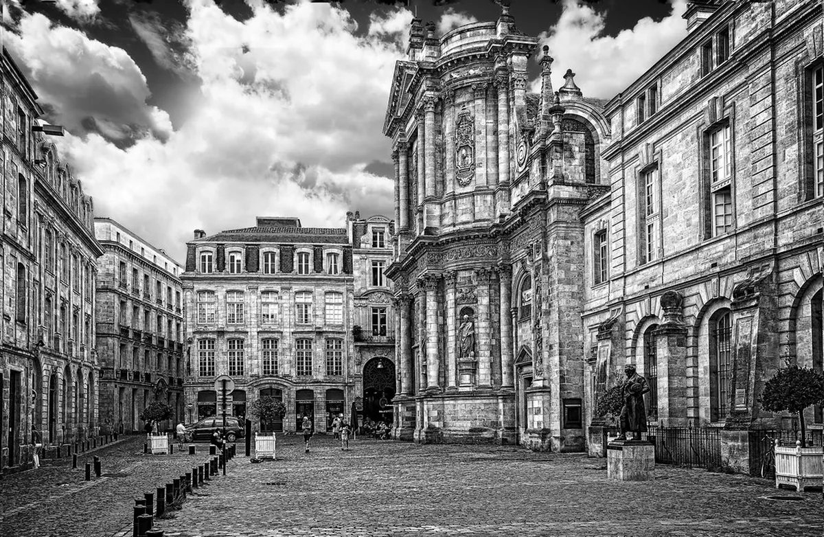 Quiet Plazas Salamanca Locals Love for 2025