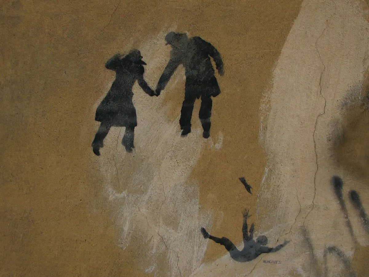 Rīga Street Art Guide 2025: Explore Hidden Murals