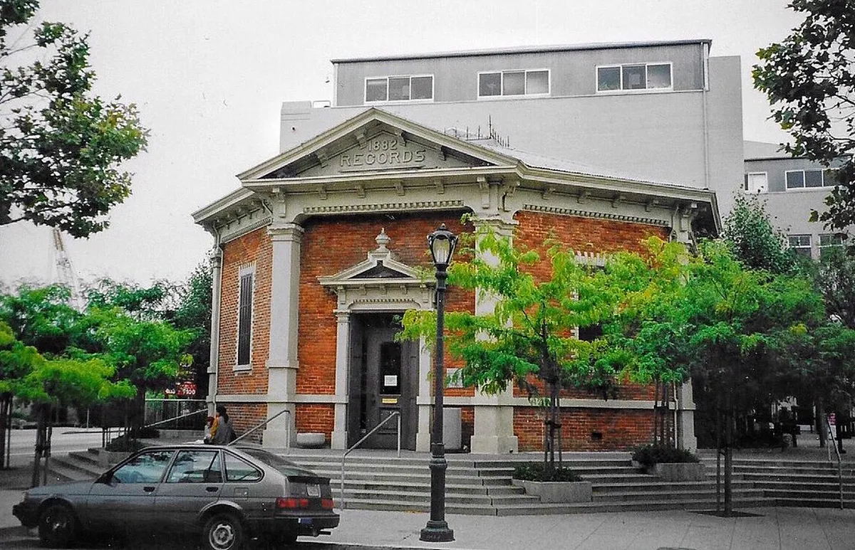 Discover Santa Cruz Street Art: Tenerife's Urban Canvas