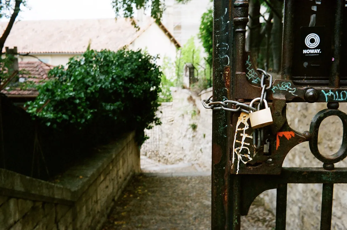 Secret Avignon Excursions: Uncover Hidden Gems in 2025