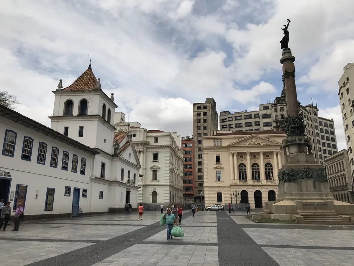 Discover Zaragoza's Secret Courtyards: A Hidden Gem Guide