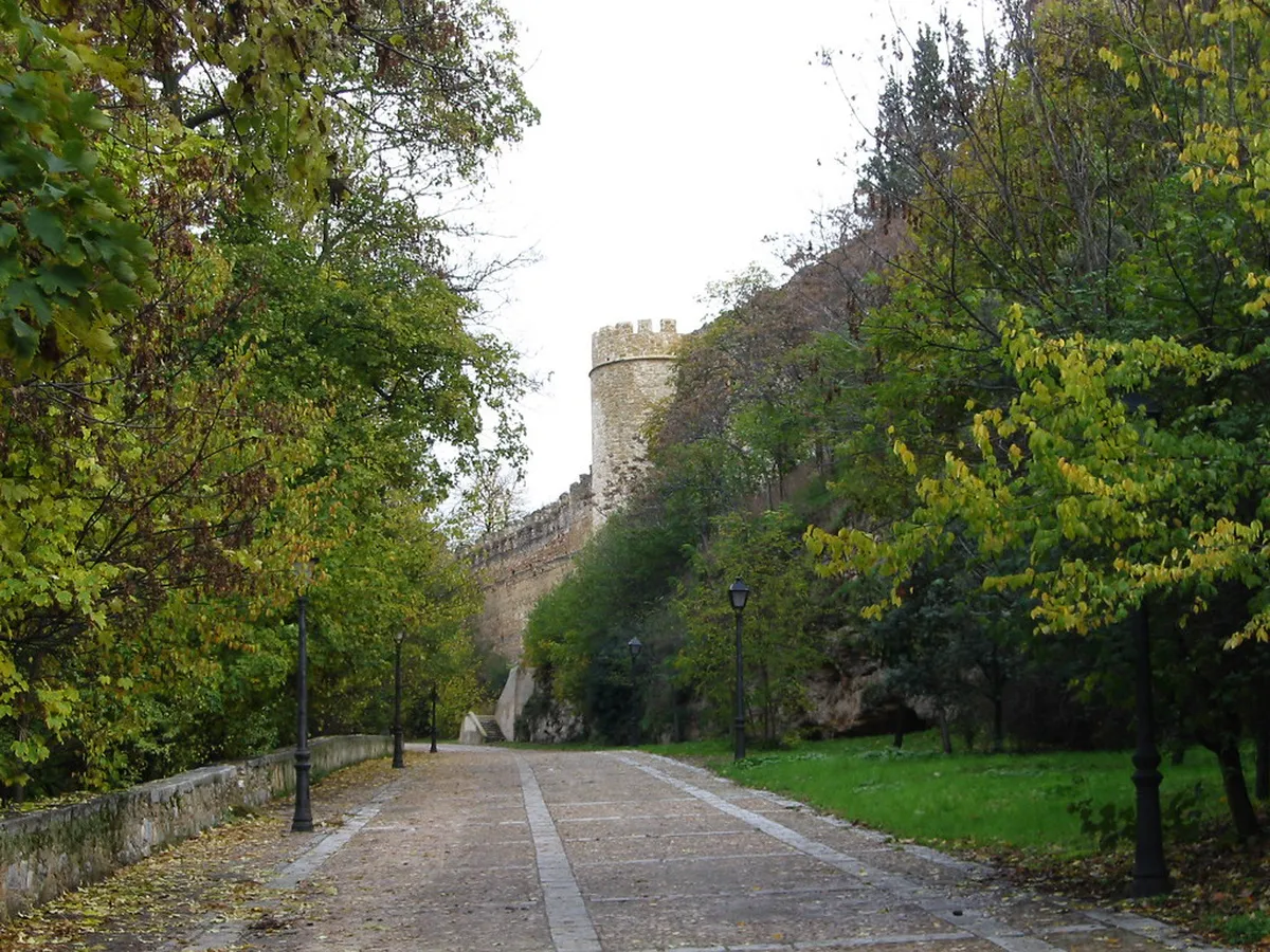 Discover Segovia's Quiet Parks: A Guide to Tranquility