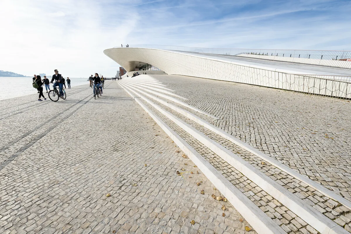 Discover Setúbal Street Art: Top Locations for 2025