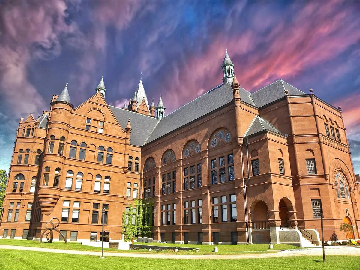 Syracuse Local Nightlife: Top Spots for 2025 Fun