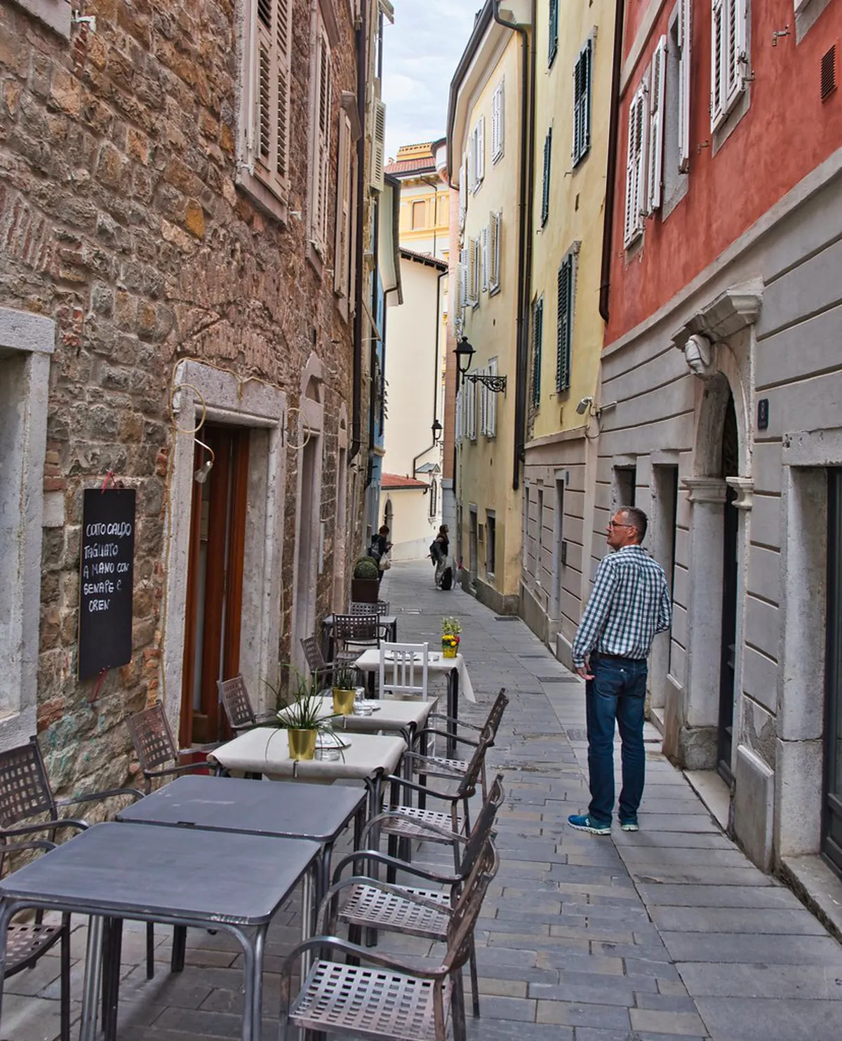 Discover Trieste's Unique Bars: A 2025 Nightlife Guide