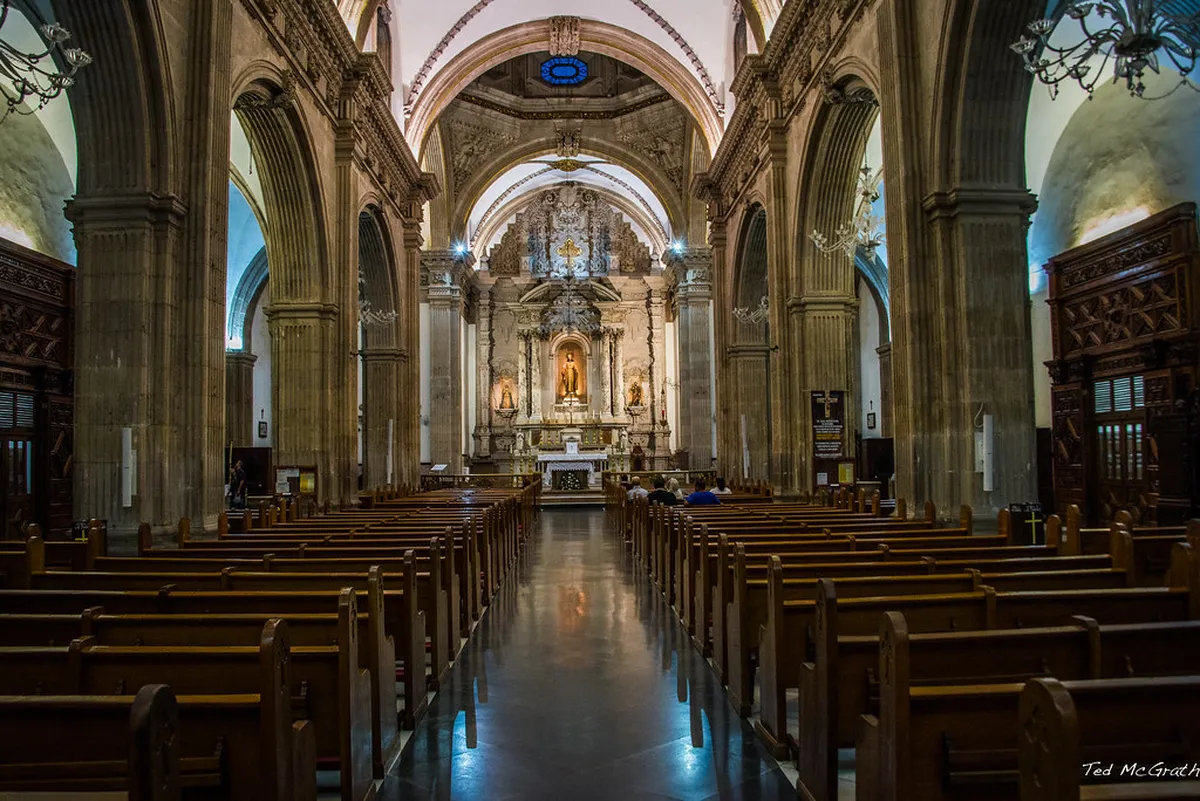 Unique Assisi Souvenir Shops: Find Perfect Gifts in 2025