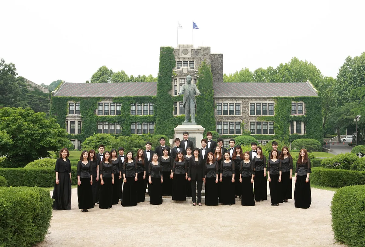 Explore Unique Las Palmas Neighborhoods in 2025