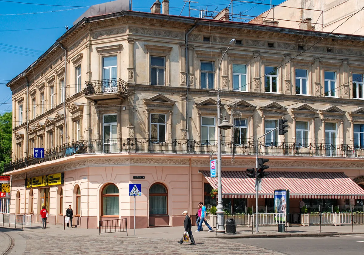 Discover Unique Lviv Street Art: Your 2025 Guide