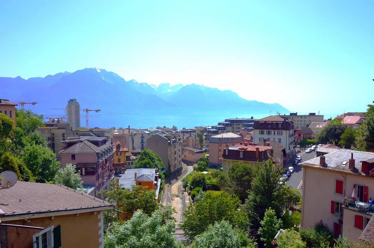 Unique Montreux Walking Tours for 2025 Explorers