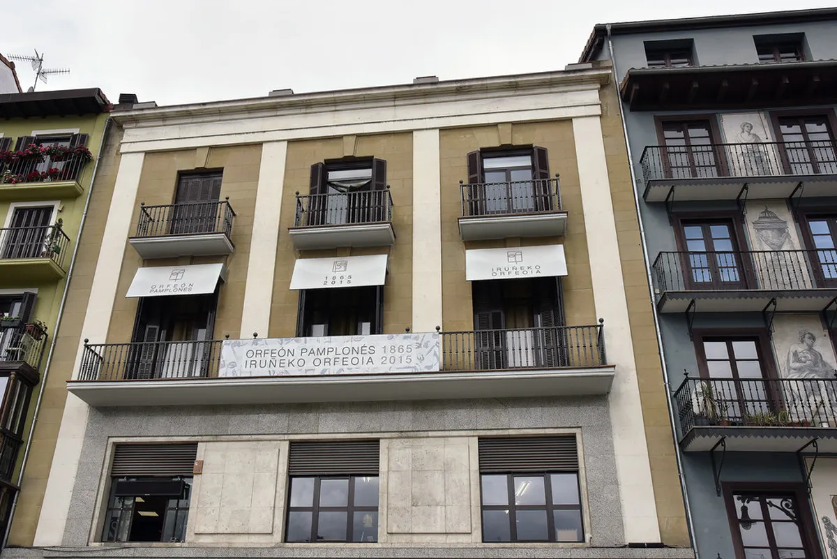 Unique Pamplona Walking Tours: Explore Hidden Gems in 2025