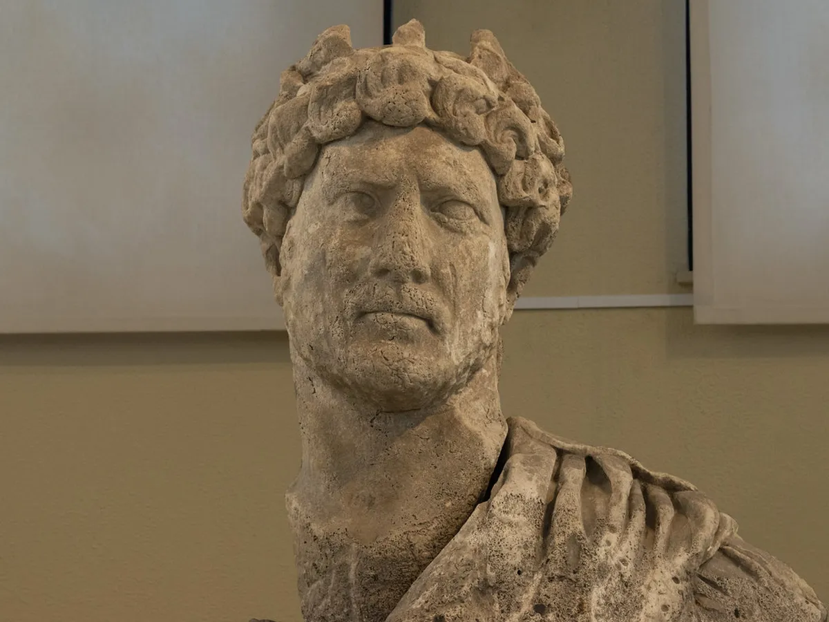 Discover Unique Piraeus Walking Routes in 2025