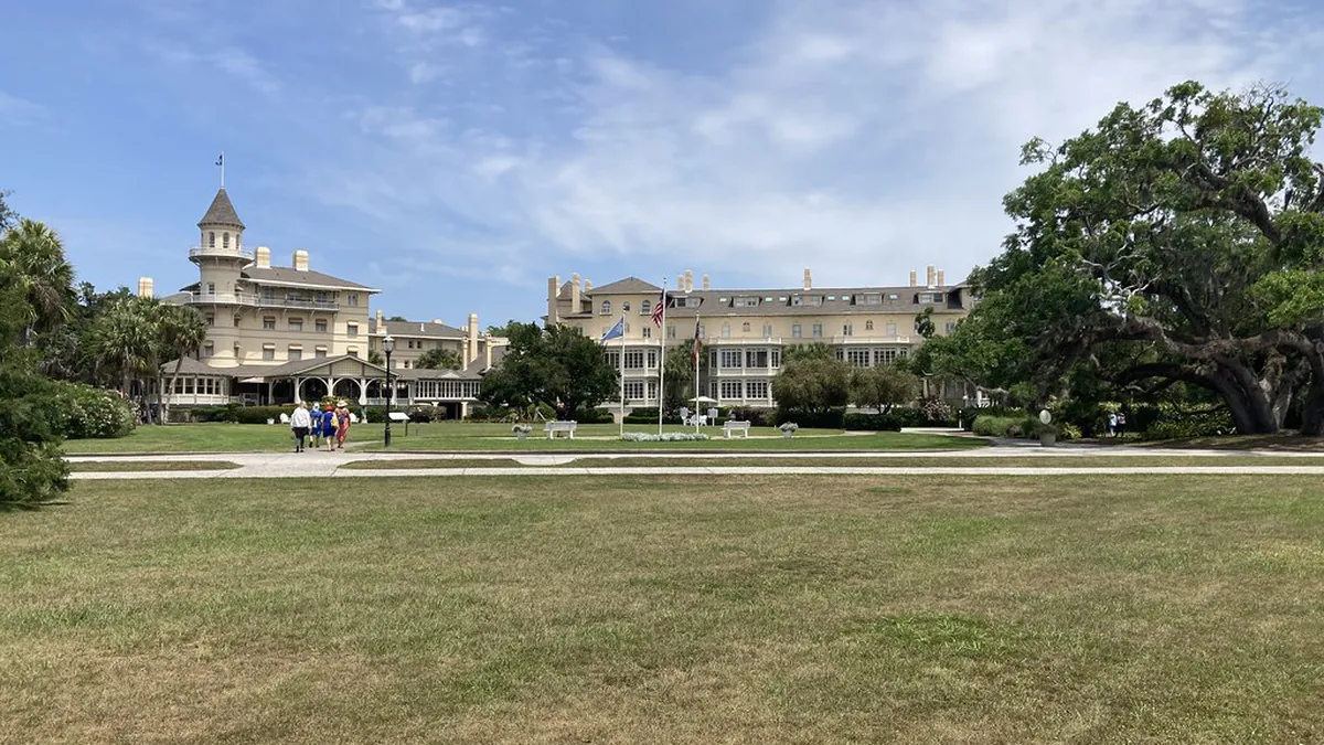 Discover Unique Shops in Clermont-Ferrand 2025