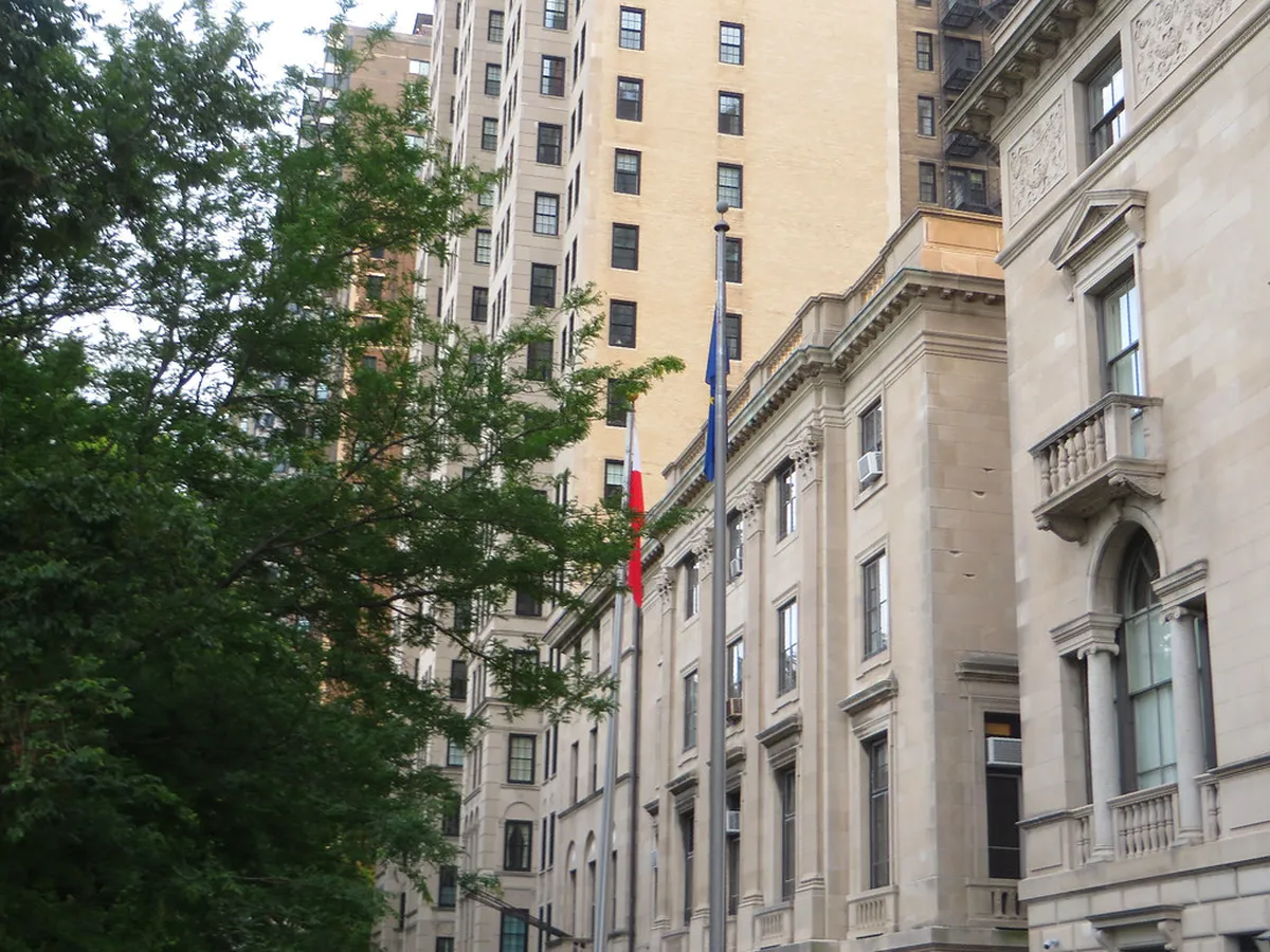 Discover Unique Wrocław Street Art: A 2025 Guide